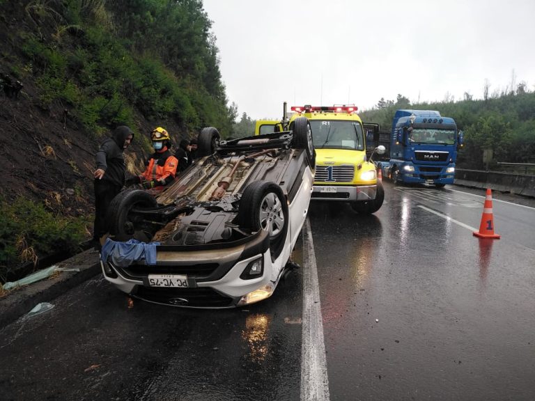 Cuatro lesionados tras colisión múltiple en ruta 5