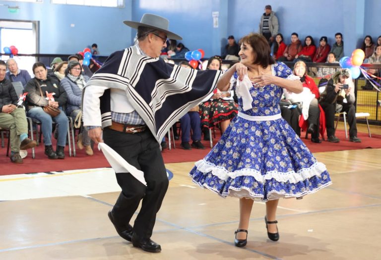 EXITOSO CAMPEONATO DE CUECA DE  PERSONAS MAYORES