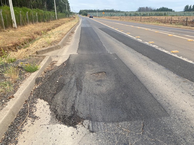 Peligro latente en Ruta 182: deterioro del pavimento  asfaltico pone en riesgo a conductores